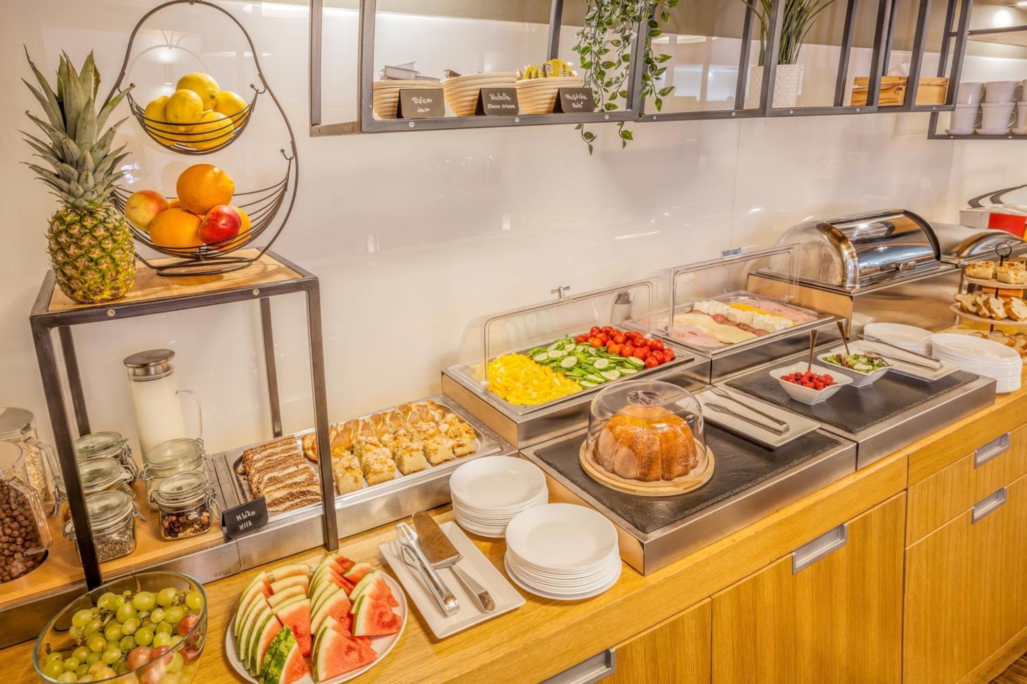 Hotel Lidovy Dum Bzenec Kültér fotó