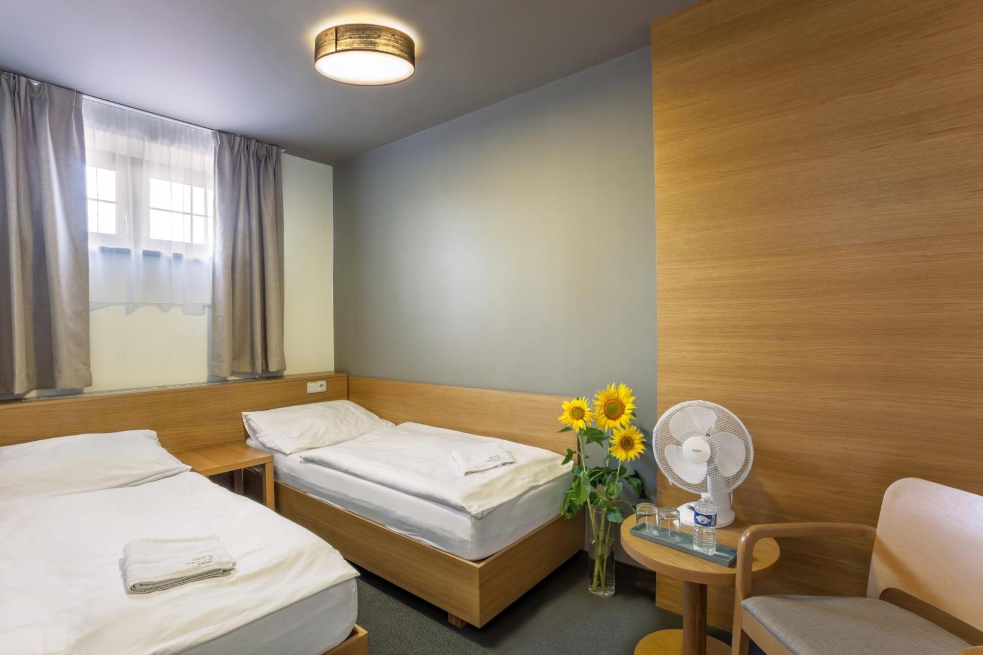 Hotel Lidovy Dum Bzenec Kültér fotó