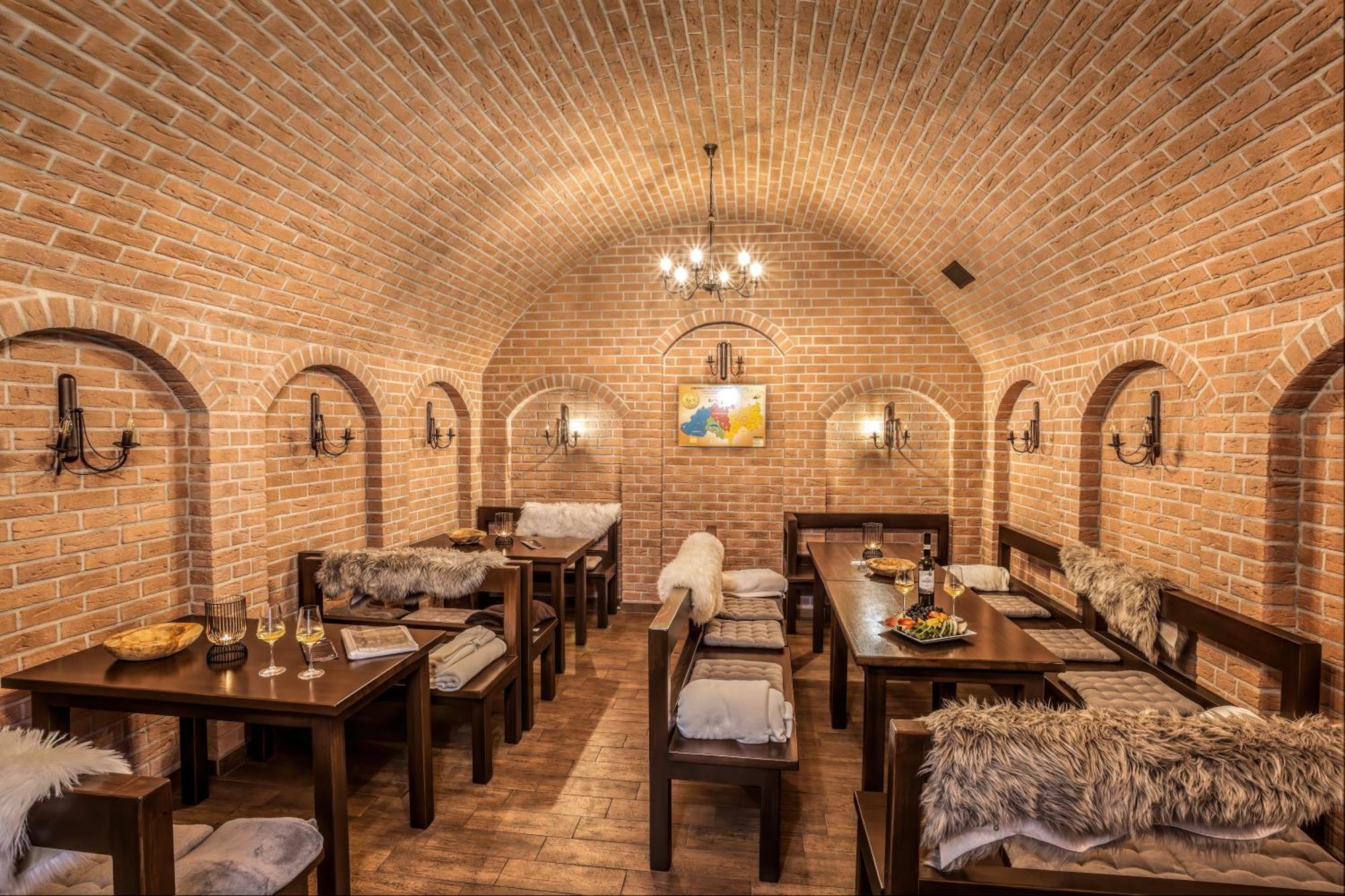 Hotel Lidovy Dum Bzenec Kültér fotó