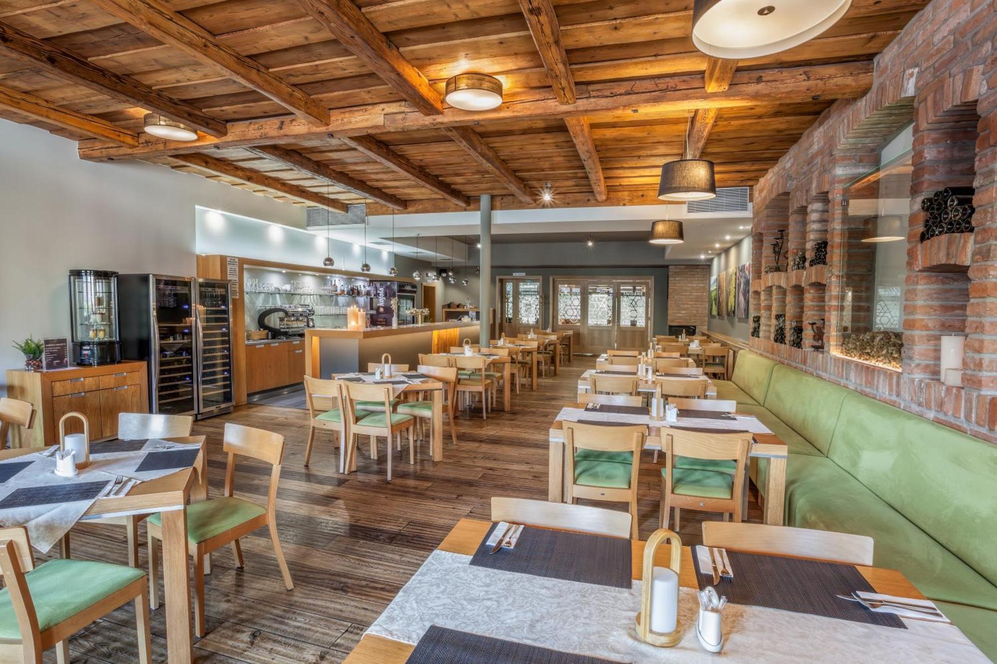 Hotel Lidovy Dum Bzenec Kültér fotó